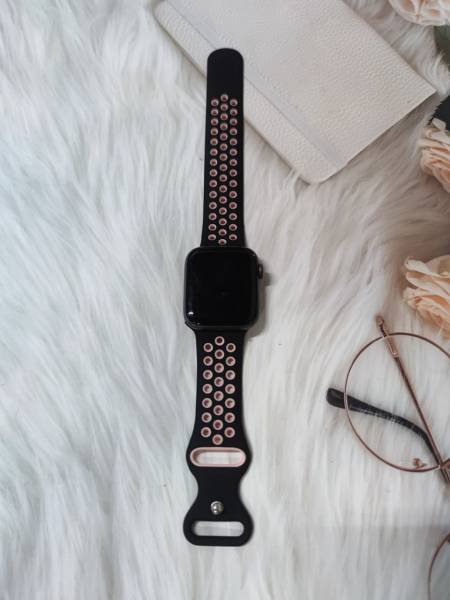 Series 6 iWatch Black nb 85% 44MM GPS Hover